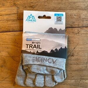 AONIJIE Toe Socks size large nwt